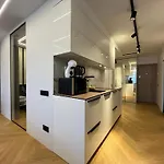 Butas Elenos Modernus Apartamentai Sventojoje *