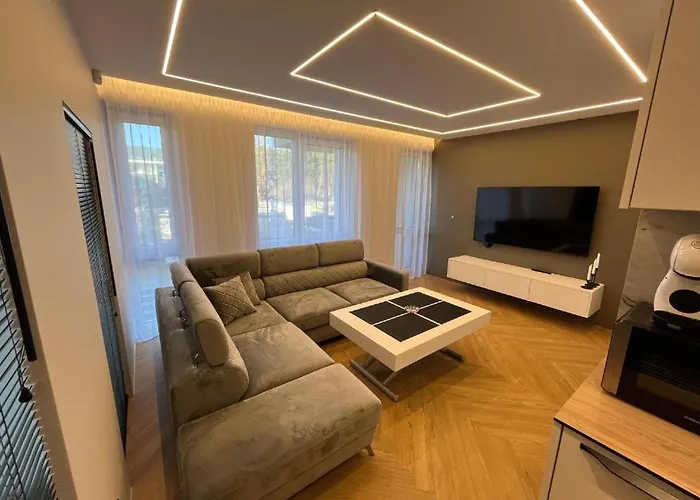 Elenos Modernus Apartamentai Sventojoje * Παλάγκα